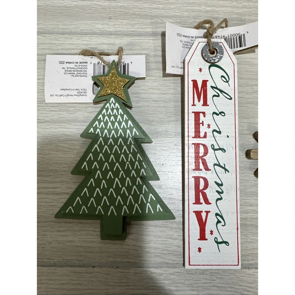 HOLIDAY STYLE (Set‎ of 4) Wooden Christmas Ornaments *See Description* V3